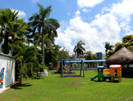 Patio de juegos del Colegio Cumbres Cancún